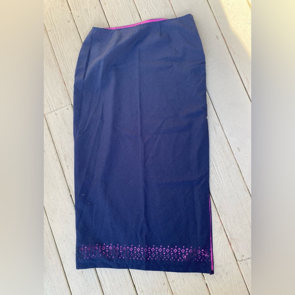 VINTAGE Lovely navy maxi skirt with decor pattern bottom, Size: L (not listed)